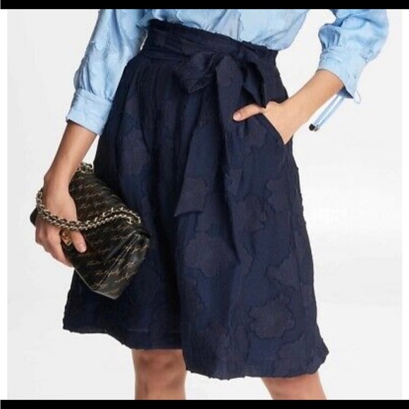 ✨NWT KARL LAGERFELD WOMENS SKIRT✨ - Picture 2 of 12